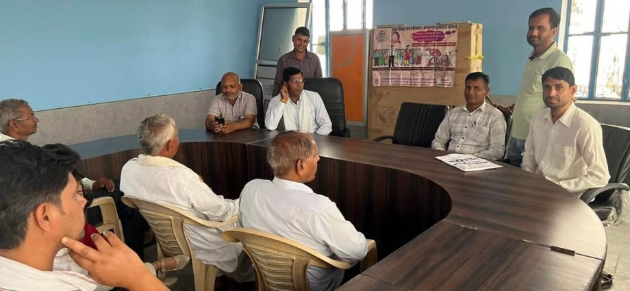 KOTPUTLI-BEHROR: श्रमिक सेवा सप्ताह में मिले ई-श्रम कार्ड KOTPUTLI-BEHROR: श्रमिक सेवा सप्ताह में मिले ई-श्रम कार्ड