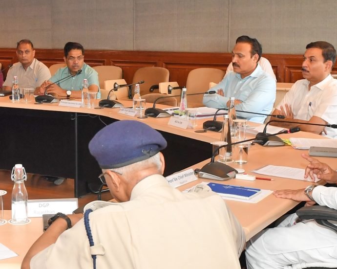 JAIPUR: मुख्यमंत्री ने ली उच्चस्तरीय बैठक JAIPUR: मुख्यमंत्री ने ली उच्चस्तरीय बैठक