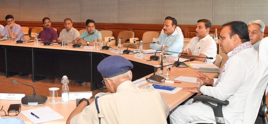 JAIPUR: मुख्यमंत्री ने ली उच्चस्तरीय बैठक JAIPUR: मुख्यमंत्री ने ली उच्चस्तरीय बैठक