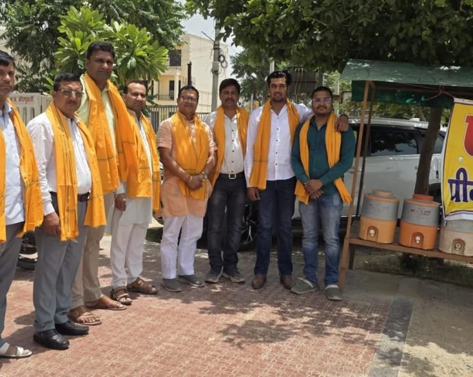KOTPUTLI-BEHROR: शीतल जल प्याऊ का उद्घाटन हुआ KOTPUTLI-BEHROR: शीतल जल प्याऊ का उद्घाटन हुआ