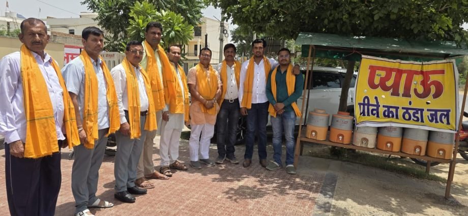 KOTPUTLI-BEHROR: शीतल जल प्याऊ का उद्घाटन हुआ KOTPUTLI-BEHROR: शीतल जल प्याऊ का उद्घाटन हुआ