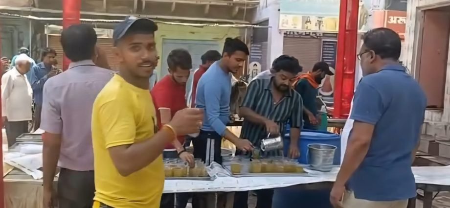 KOTPUTLI-BEHROR: शीतल जल प्याऊ का उद्घाटन हुआ KOTPUTLI-BEHROR: शीतल जल प्याऊ का उद्घाटन हुआ