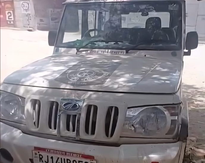 KOTPUTLI-BEHROR: ओवरलोड जांच कर रहे आरटीओ अधिकारियों पर हमला