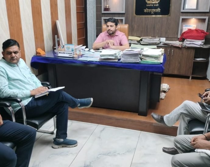 KOTPUTLI-BEHROR: एसडीएम ने लगाई बिना अनुमति सडक़ों की खुदाई पर रोक KOTPUTLI-BEHROR: एसडीएम ने लगाई बिना अनुमति सडक़ों की खुदाई पर रोक