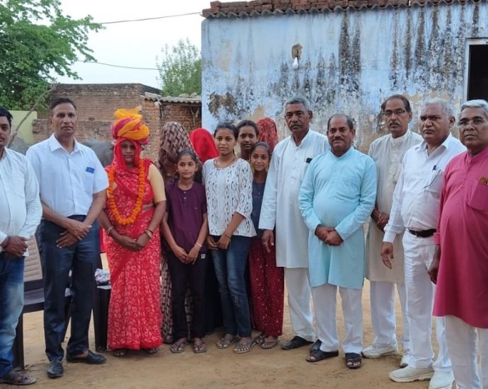 KOTPUTLI-BEHROR: सैनी समाज ने किया पावटा प्रधान का अभिनंदन KOTPUTLI-BEHROR: सैनी समाज ने किया पावटा प्रधान का अभिनंदन