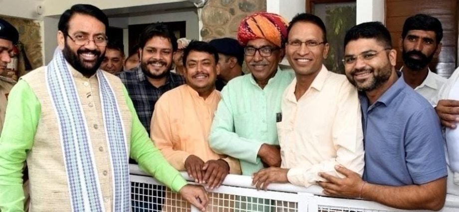 KOTPUTLI-BEHROR: प्रतिनिधिमंडल ने हरियाणा सीएम से की शिष्टाचार भेंट