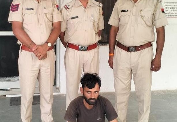 KOTPUTLI-BEHROR: 80 लाख की टाइलों से भरा ट्रेलर बरामद, एक गिरफ्तार