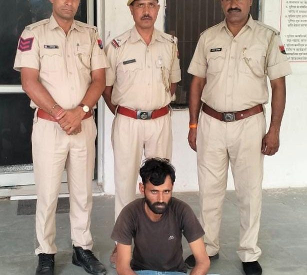 KOTPUTLI-BEHROR: 80 लाख की टाइलों से भरा ट्रेलर बरामद, एक गिरफ्तार