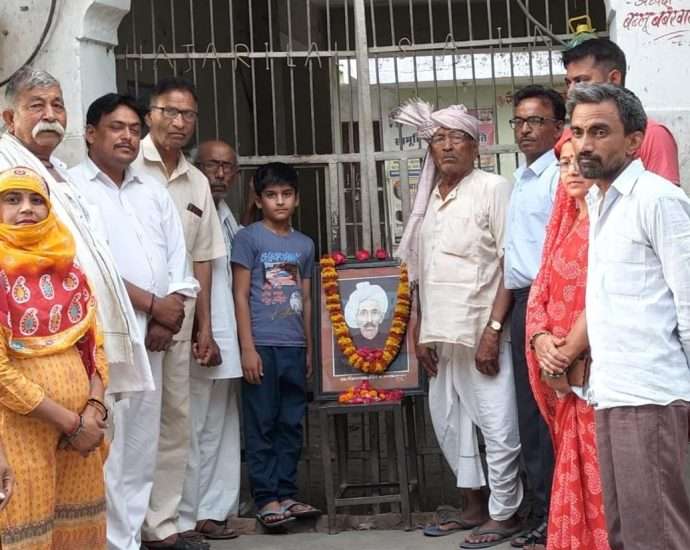KOTPUTLI-BEHROR: भामाशाह स्व.बख्शाराम की जयंती श्रद्धापूर्वक मनाई
