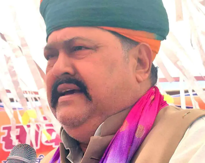 KOTPUTLI-BEHROR: आंगनबाड़ी व स्कूलों के लिए मिले 72 लाख