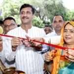 नवनिर्मित होटल मैक्स का शुभारंभ, नेताओं ने काटा फीता