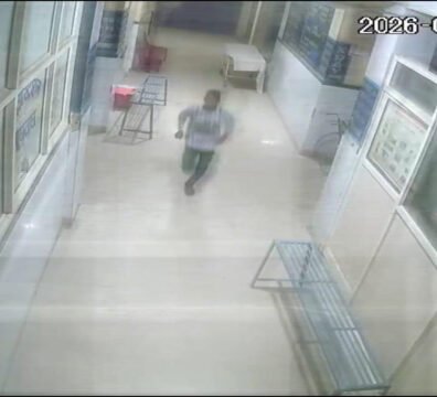 नारेहड़ा सीएचसी में देर रात घुसा चोर: ऑक्सीजन पाइप काटकर खिड़की से बाहर फेंके