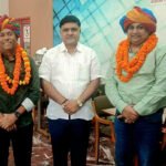 पूर्व डीजीपी रवि प्रकाश महरड़ा का स्वागत किया