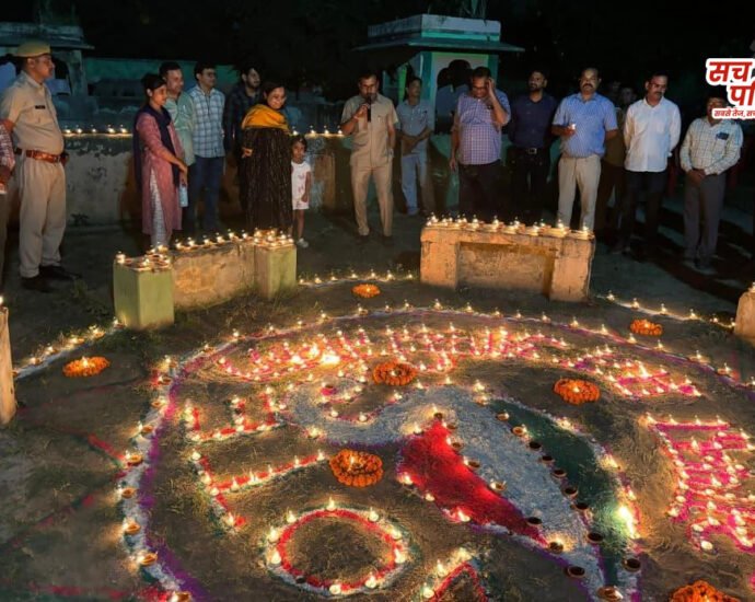 कोटपूतली के गंगा सागर तालाब पर दीपोत्सव से गूंजा शत-प्रतिशत मतदान का संदेश