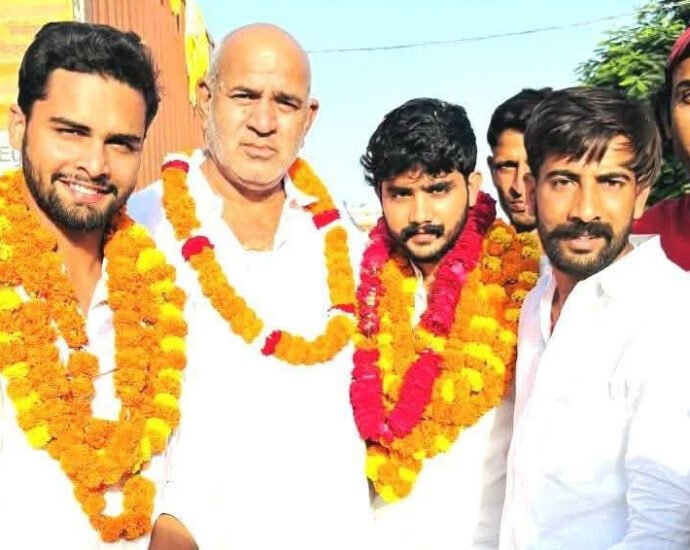 डीयू छात्रसंघ अध्यक्ष प्रत्याशी विजय शंकर मीणा का भव्य स्वागत