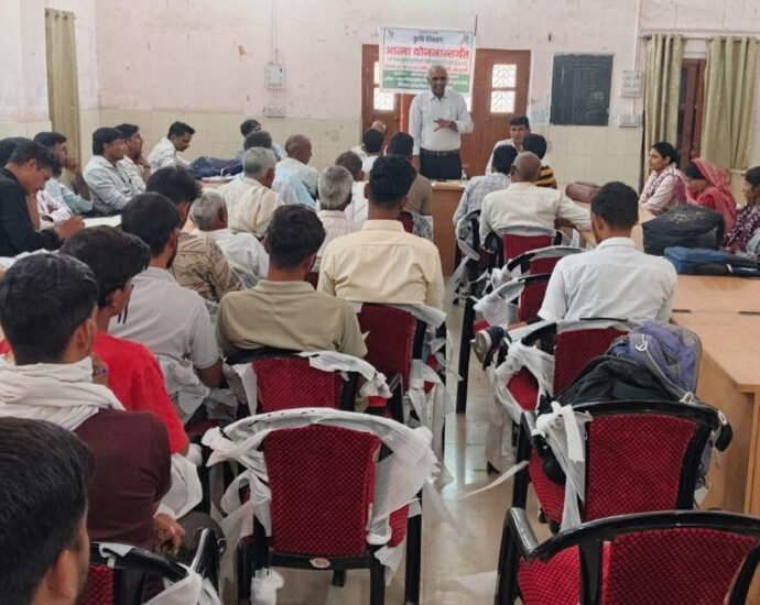 कोटपूतली में रबी फसल बुवाई पूर्व किसान गोष्ठी का आयोजन