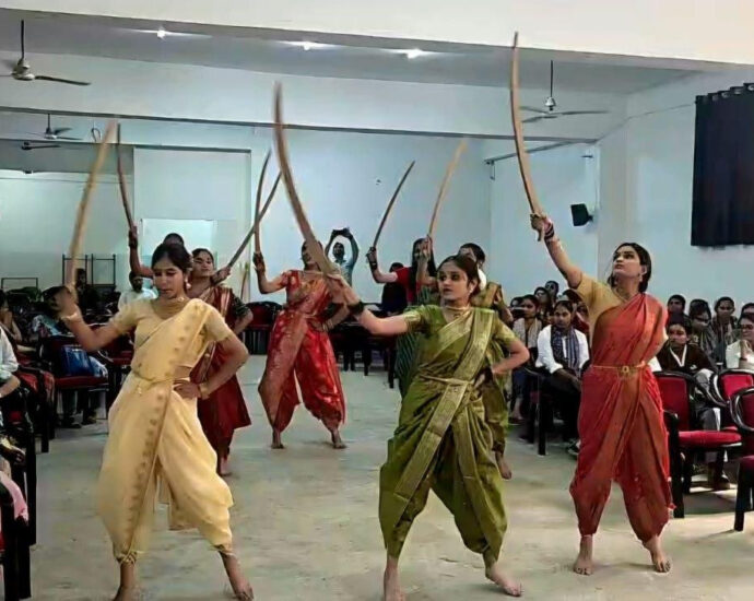 छात्राओं को दिया आत्मरक्षा और नारी सशक्तीकरण का संदेश