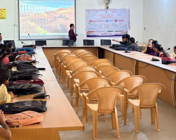 पाना देवी कन्या महाविद्यालय में ‘युवा सेतु’ कार्यक्रम का आगाज