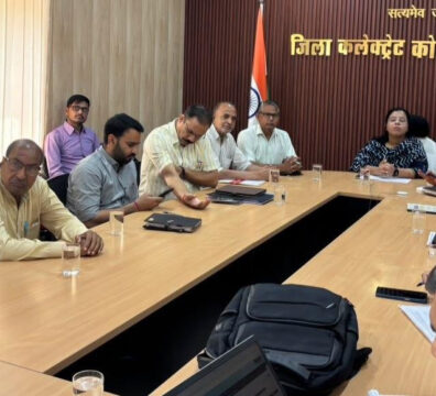 राजनीतिक प्रतिनिधियों की मौजूदगी में ईवीएम का द्वितीय स्तरीय रेंडमाइजेशन पूरा राजनीतिक प्रतिनिधियों की मौजूदगी में ईवीएम का द्वितीय स्तरीय रेंडमाइजेशन पूरा
